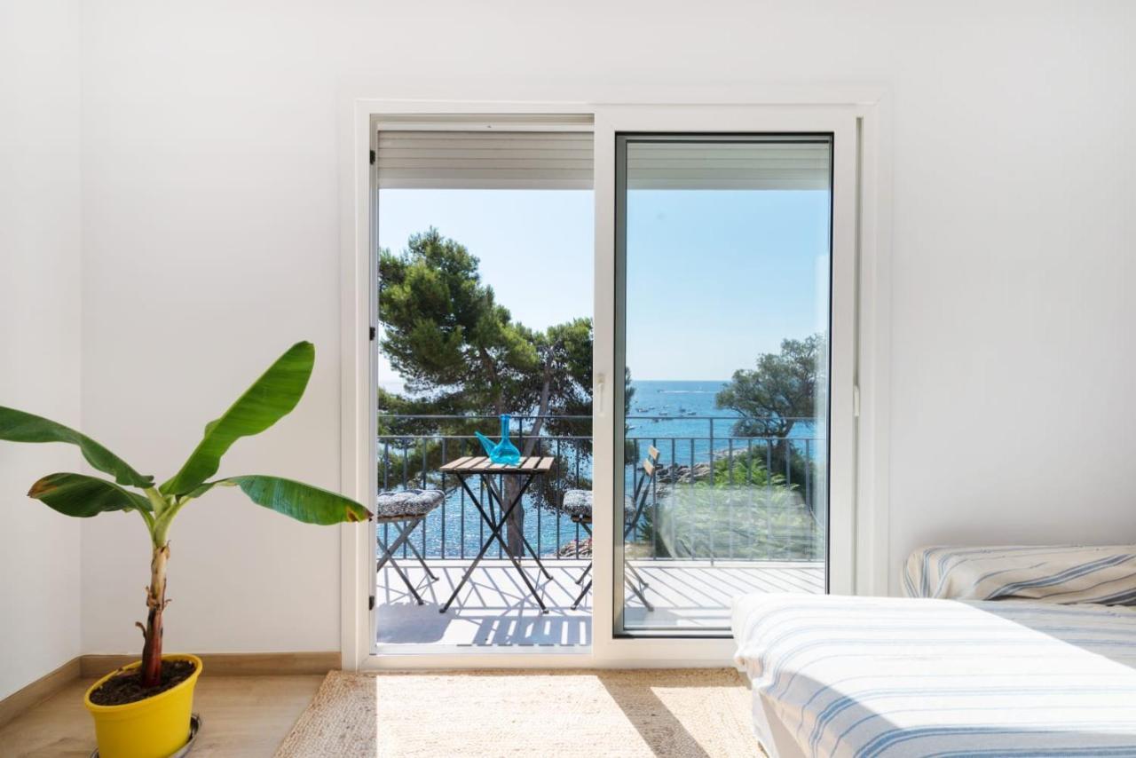 Precioso Apartamento En Primera Linea De Mar En Calella De Palafrugell Luaran gambar