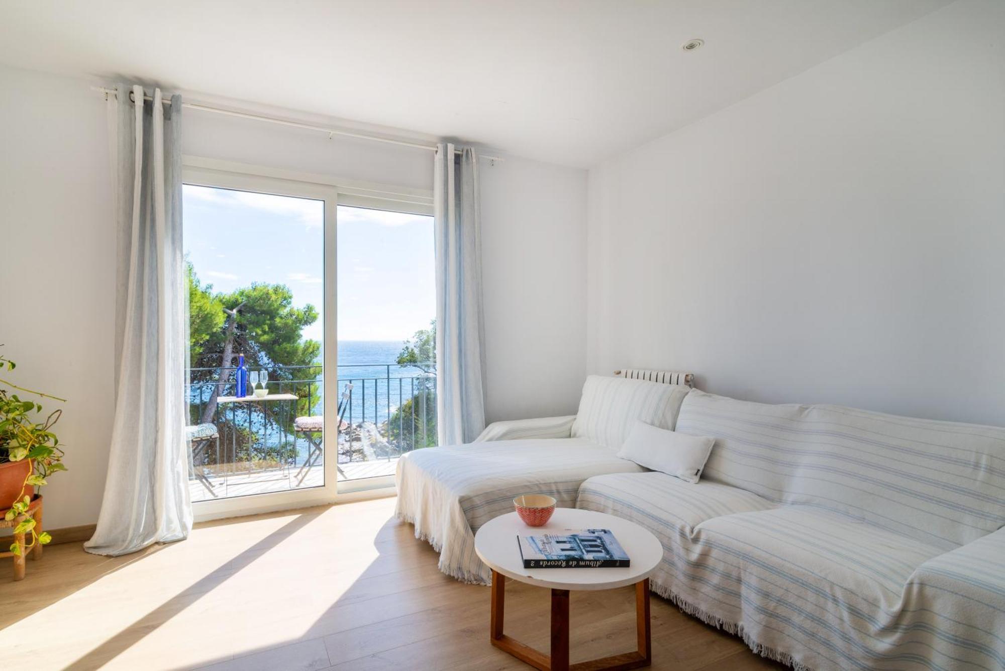 Precioso Apartamento En Primera Linea De Mar En Calella De Palafrugell Luaran gambar
