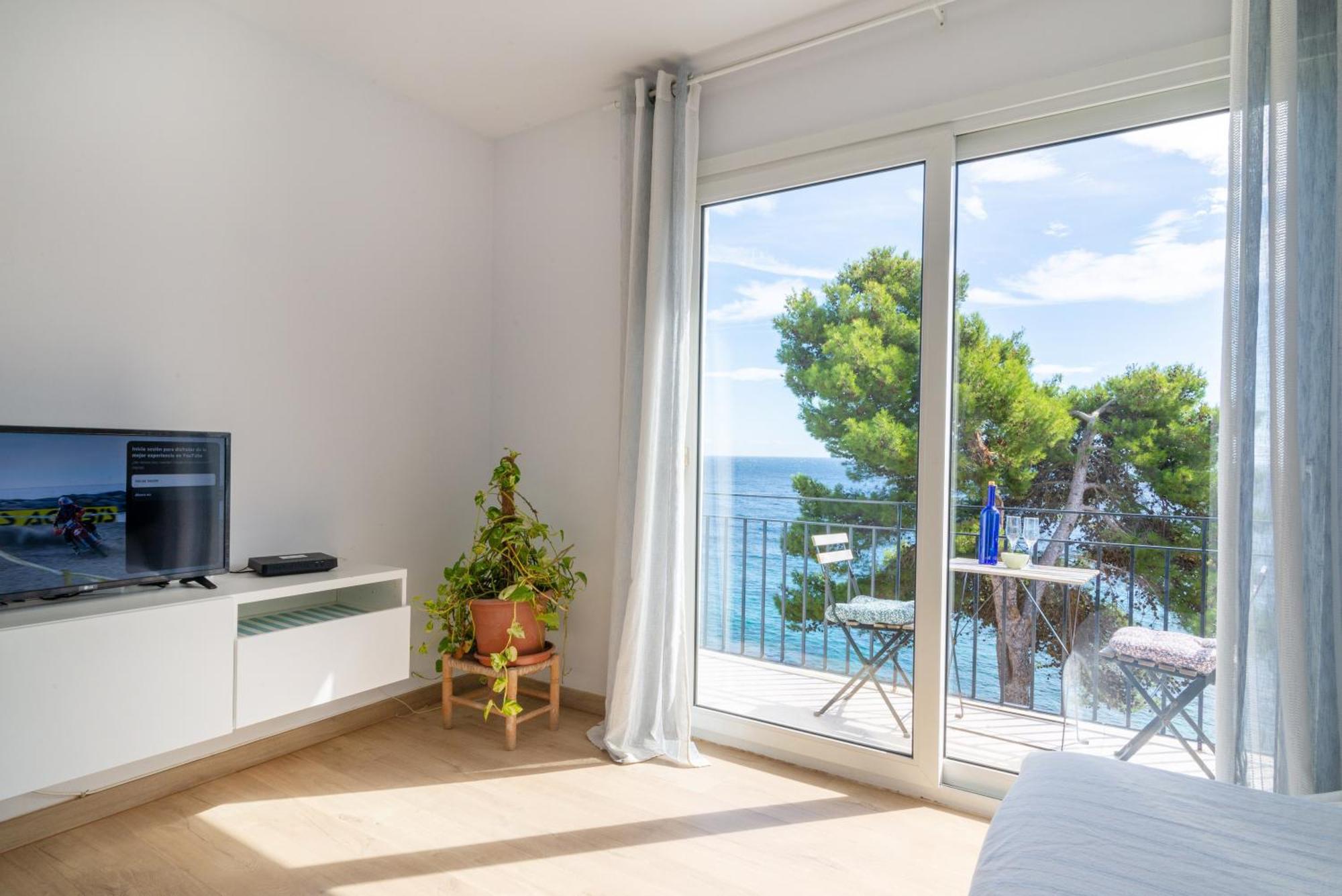 Precioso Apartamento En Primera Linea De Mar En Calella De Palafrugell Luaran gambar